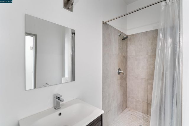 410 Webster St 5, Oakland, CA 94607