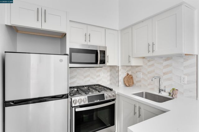410 Webster St 5, Oakland, CA 94607