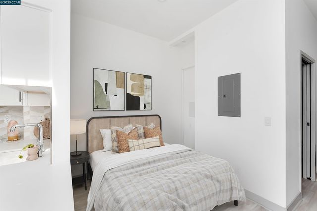 410 Webster St 5, Oakland, CA 94607