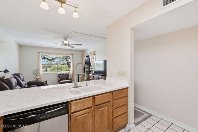 651 E Camino Lujosa, Tucson, AZ 85704