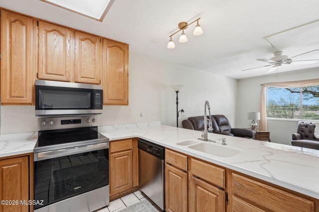 651 E Camino Lujosa, Tucson, AZ 85704
