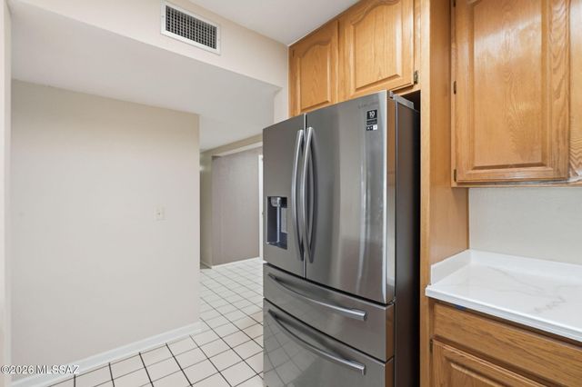 651 E Camino Lujosa, Tucson, AZ 85704