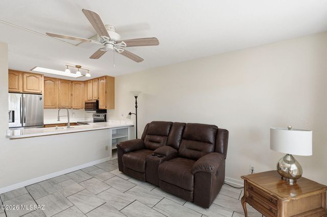 651 E Camino Lujosa, Tucson, AZ 85704