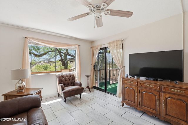 651 E Camino Lujosa, Tucson, AZ 85704