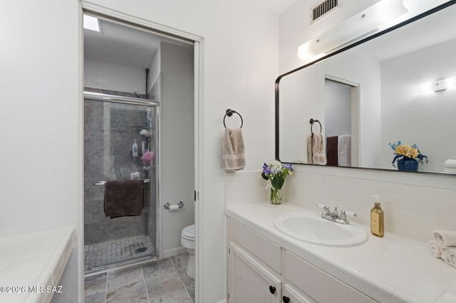 651 E Camino Lujosa, Tucson, AZ 85704