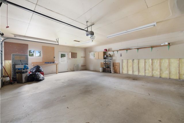 804 19th St NW, Minot, ND 58703