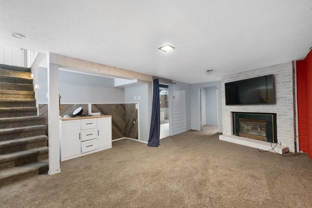 804 19th St NW, Minot, ND 58703