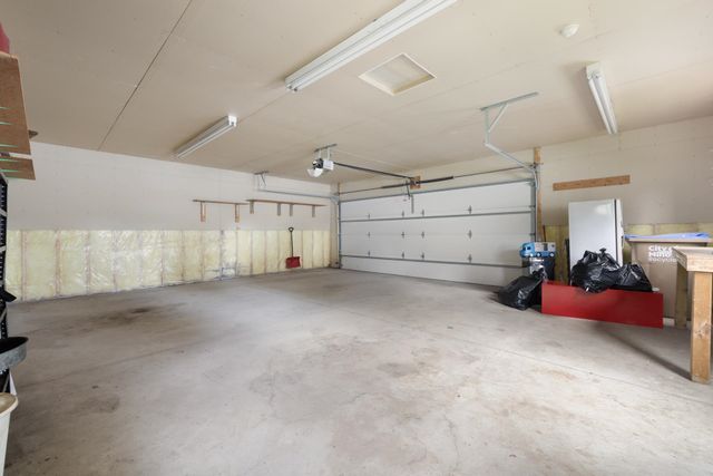 804 19th St NW, Minot, ND 58703