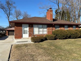 18904 Hilton Drive, Southfield, MI 48075