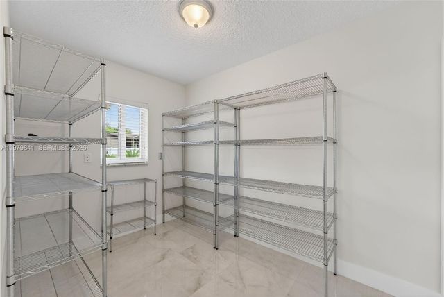 8695 SW 51st Pl, Cooper City, FL 33328