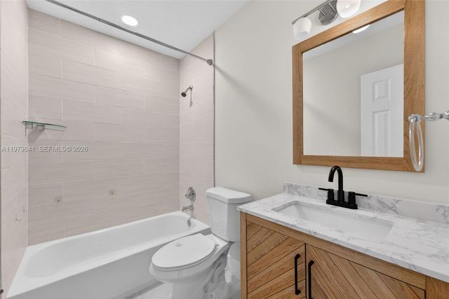 8695 SW 51st Pl, Cooper City, FL 33328