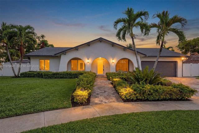 8695 SW 51st Pl, Cooper City, FL 33328