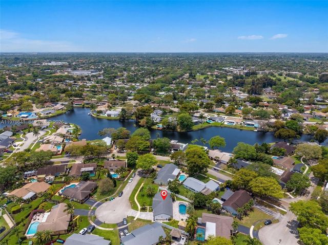 8695 SW 51st Pl, Cooper City, FL 33328