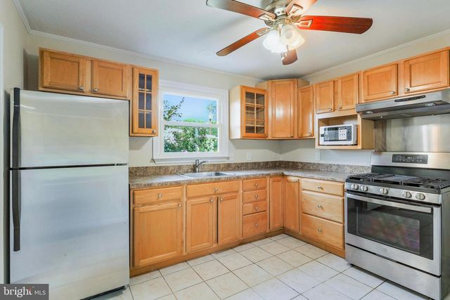 1909 WINDERMERE AVE, Wilmington, DE 19804