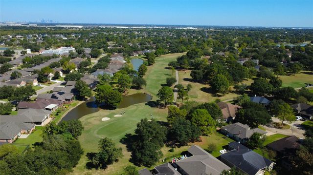2614 S Peach Hollow Circle, Pearland, TX 77584