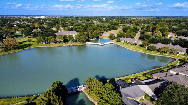 2614 S Peach Hollow Circle, Pearland, TX 77584