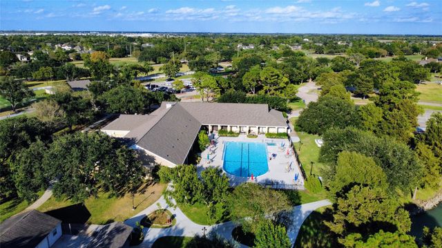 2614 S Peach Hollow Circle, Pearland, TX 77584