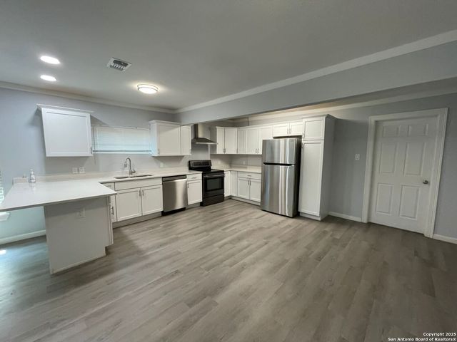 2367 Burnet, San Antonio, TX 78202