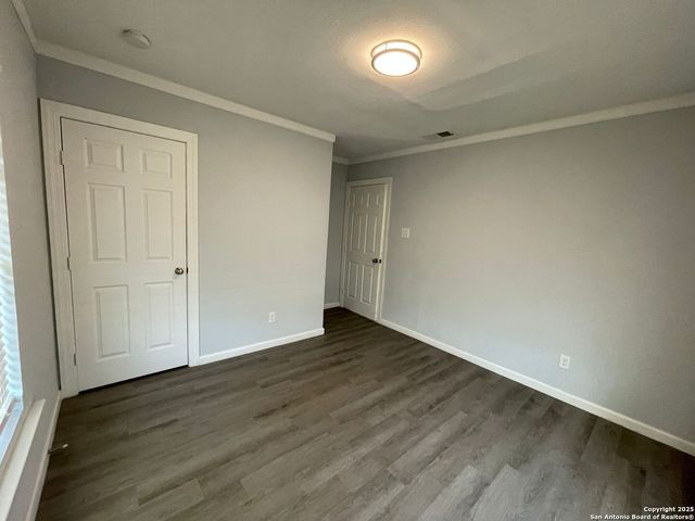 2367 Burnet, San Antonio, TX 78202