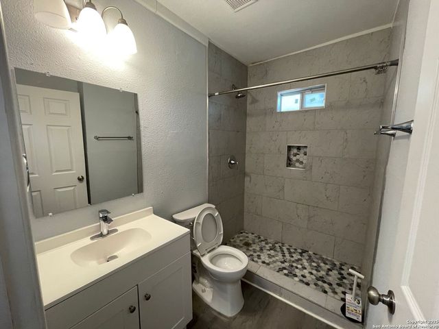 2367 Burnet, San Antonio, TX 78202