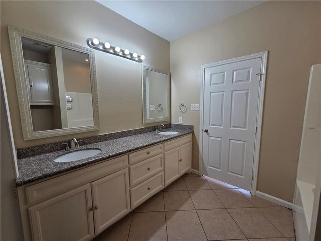 928 Runneburg Road, Crosby, TX 77532