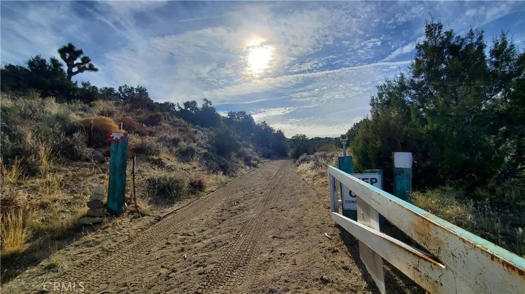 0 Vicinity Ross Road East, Juniper Hills, CA 93543