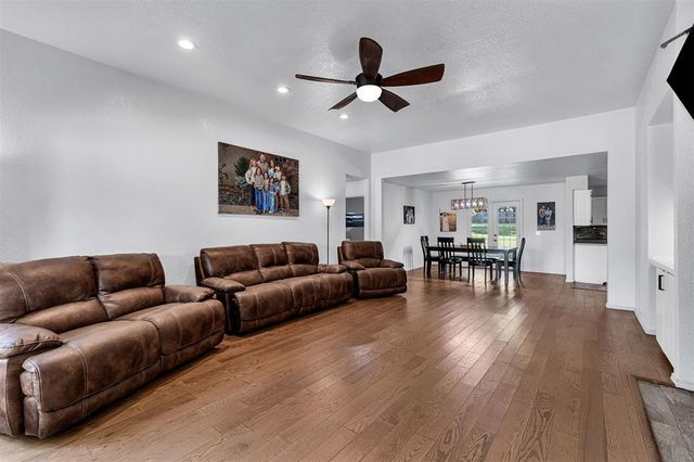 1310 Choctaw Trail, Blanchard, OK 73010