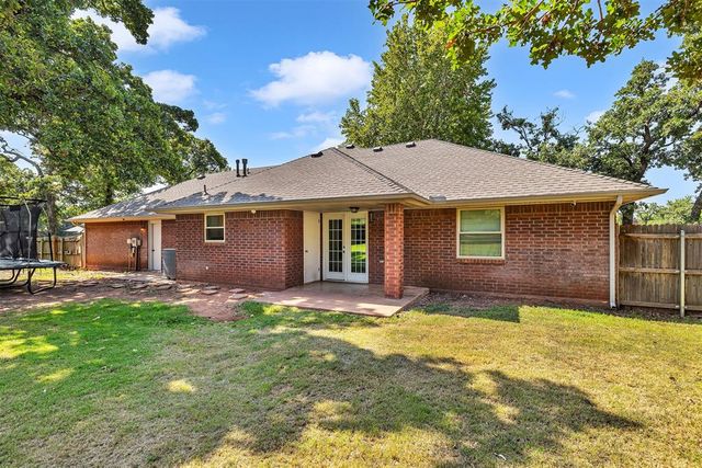 1310 Choctaw Trail, Blanchard, OK 73010