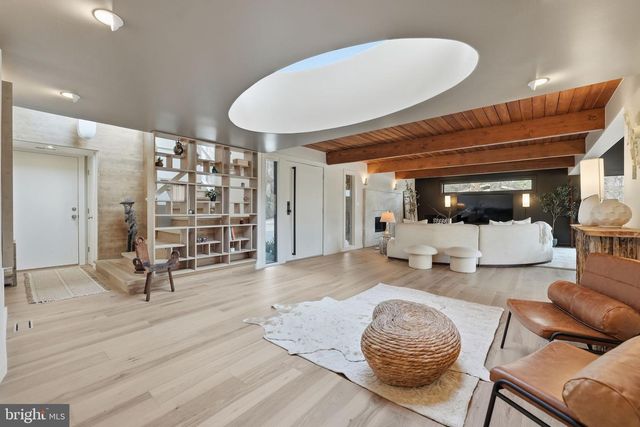 11216 S SHORE RD, Reston, VA 20190