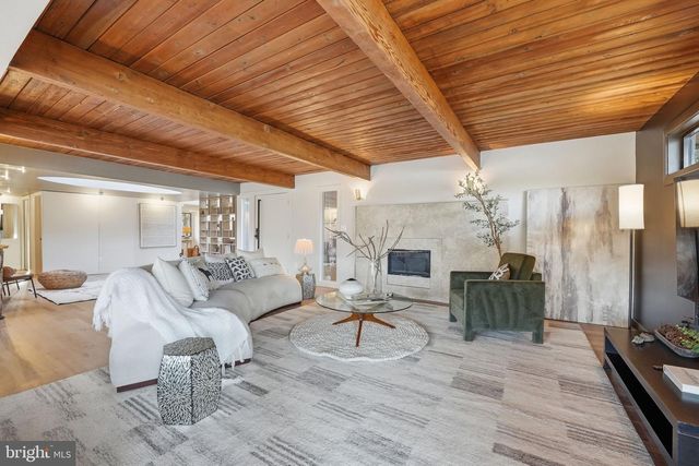 11216 S SHORE RD, Reston, VA 20190