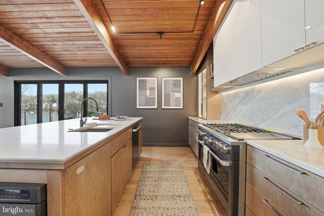 11216 S SHORE RD, Reston, VA 20190