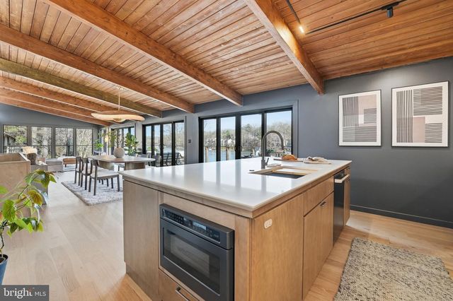 11216 S SHORE RD, Reston, VA 20190