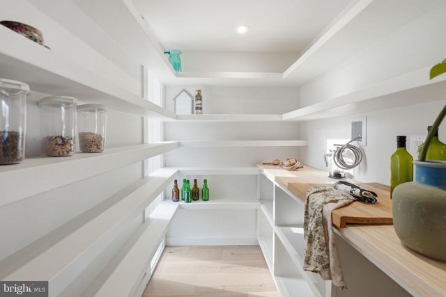 11216 S SHORE RD, Reston, VA 20190