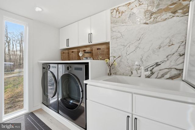 11216 S SHORE RD, Reston, VA 20190