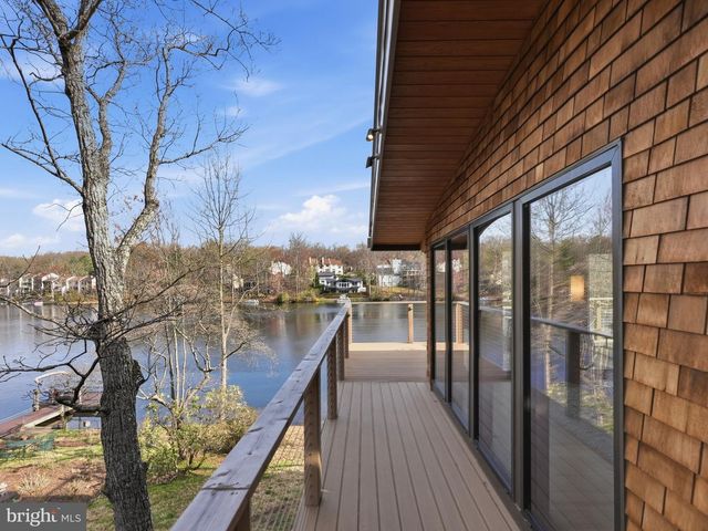 11216 S SHORE RD, Reston, VA 20190