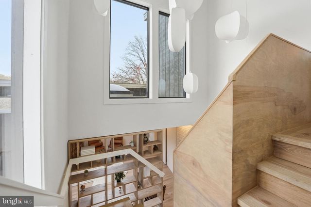 11216 S SHORE RD, Reston, VA 20190