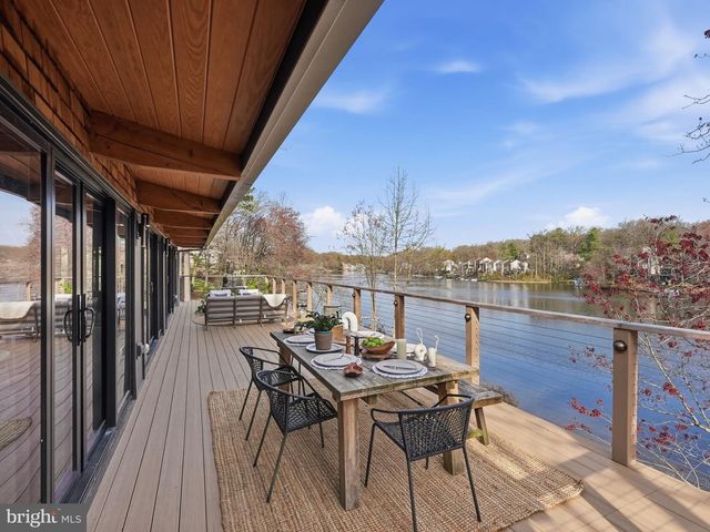 11216 S SHORE RD, Reston, VA 20190