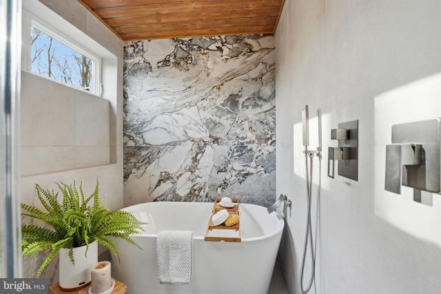 11216 S SHORE RD, Reston, VA 20190