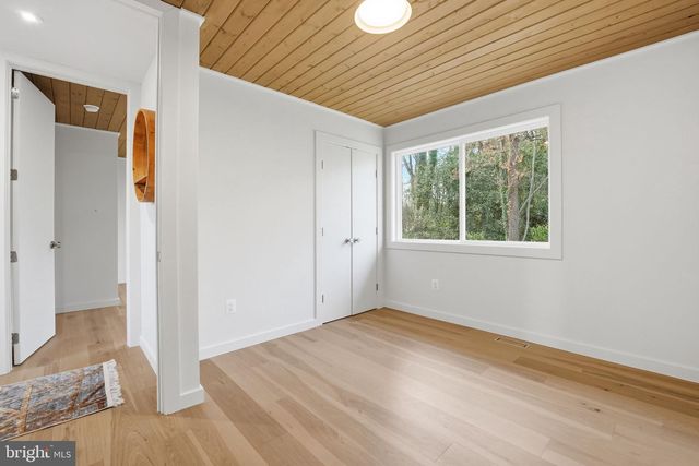 11216 S SHORE RD, Reston, VA 20190