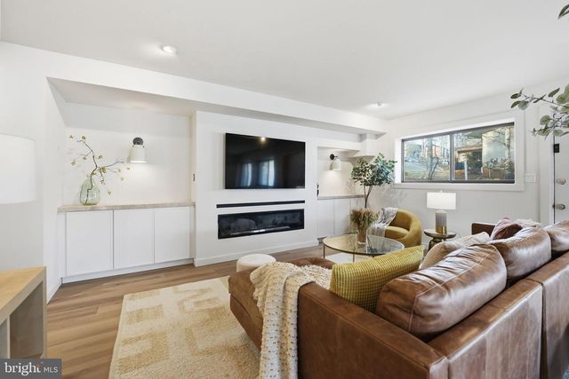 11216 S SHORE RD, Reston, VA 20190