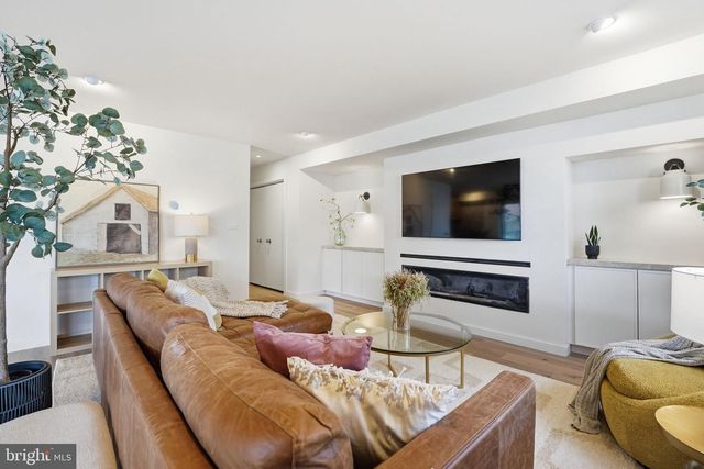 11216 S SHORE RD, Reston, VA 20190