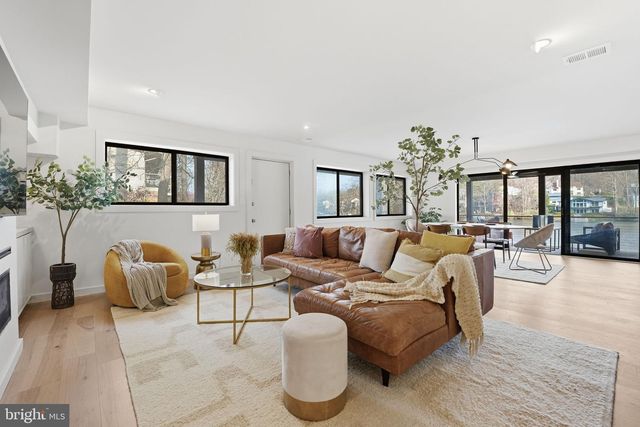 11216 S SHORE RD, Reston, VA 20190