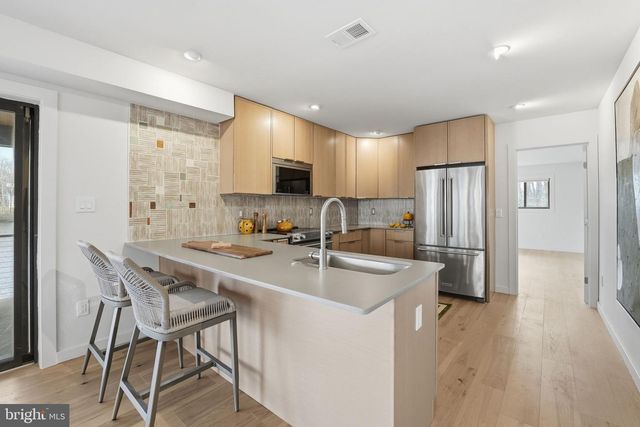 11216 S SHORE RD, Reston, VA 20190