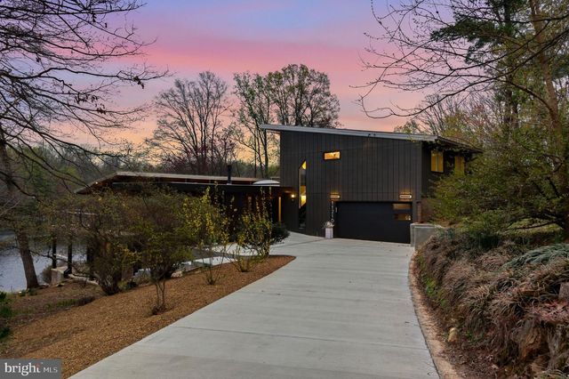 11216 S SHORE RD, Reston, VA 20190