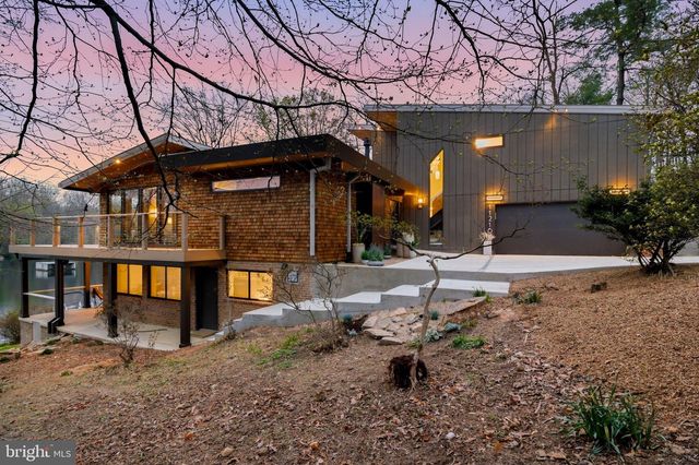 11216 S SHORE RD, Reston, VA 20190