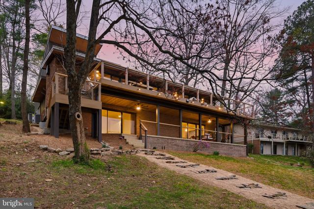 11216 S SHORE RD, Reston, VA 20190