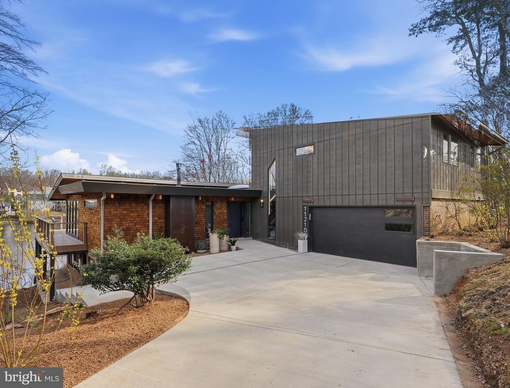 11216 S SHORE RD, Reston, VA 20190