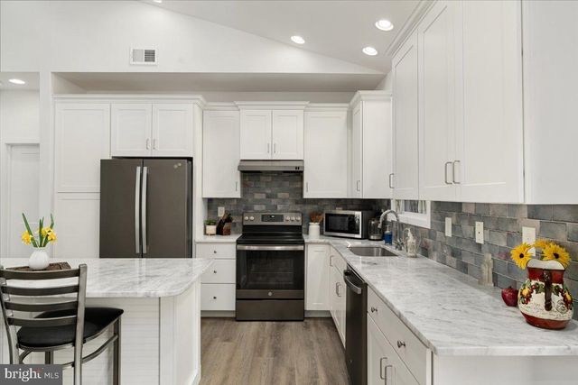 57 CILANTRO LN, Bunker Hill, WV 25413