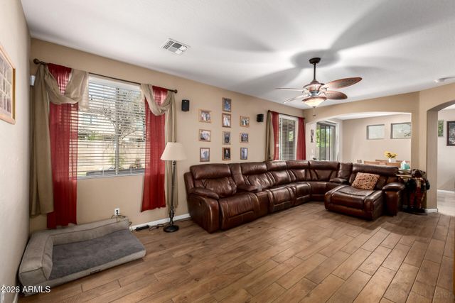 10664 E LOBO Avenue, Mesa, AZ 85209