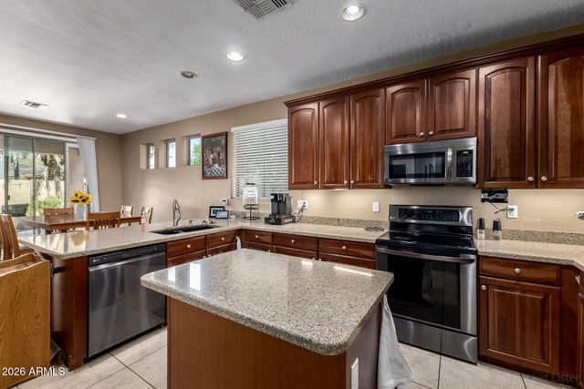 10664 E LOBO Avenue, Mesa, AZ 85209